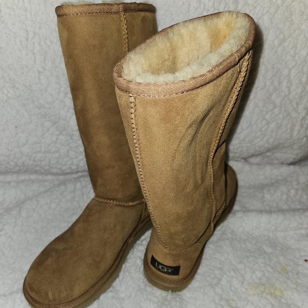 UGG 1016224 Women's Classic Tall II Winter Boot Size 6- Chestnut Brown